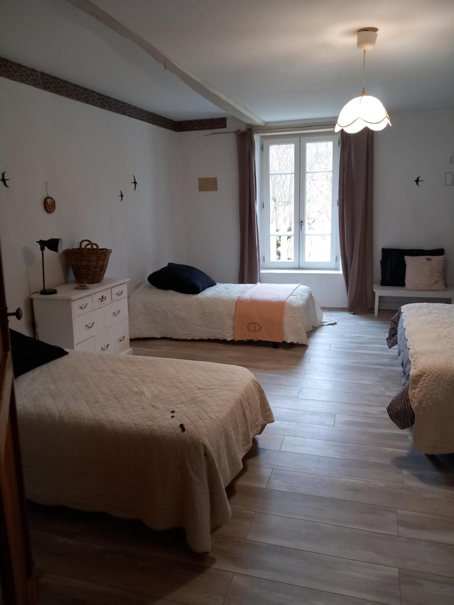 Les Tilleuls Saint-Jean-d'Avelanne ภายนอก รูปภาพ